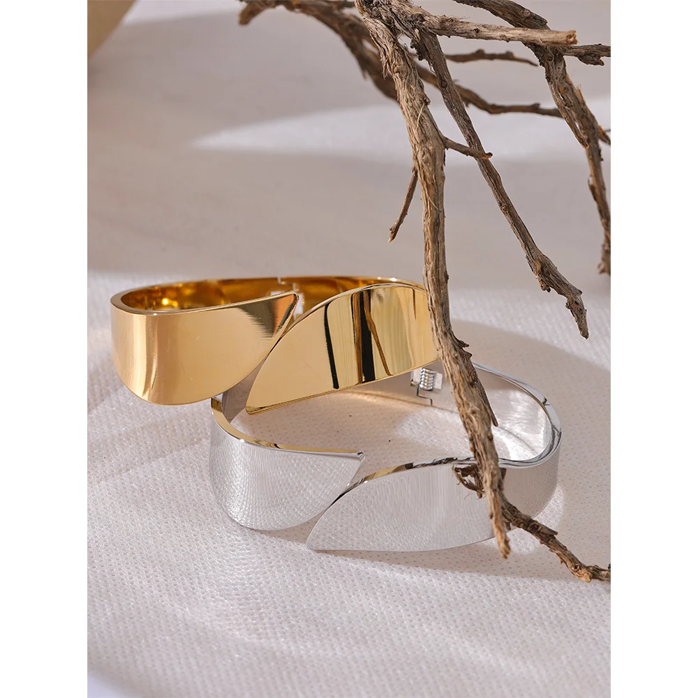 Glossy Smooth Stainless Steel Wide Geometric Bracelet Bangle Metal Texture 18K Gold PVD Plated Waterproof Jewelry 2024